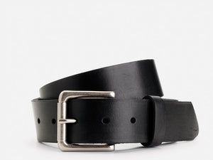 Billykirk No. 289 roller bar belt in black with nickel buckle, front view